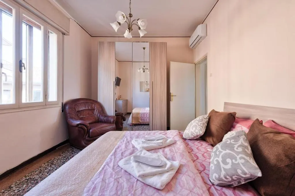 Venice Magic Night Apartment Summer Vibes 0*,  Italy